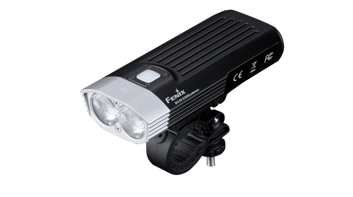 Nabíjateľné LED bicyklové svietidlo Fenix BC30 v.2.0